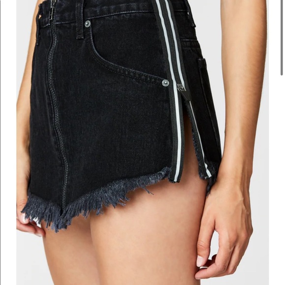 Carmar Jean Skirt Size 25. Sold at LF. - Picture 10 of 10